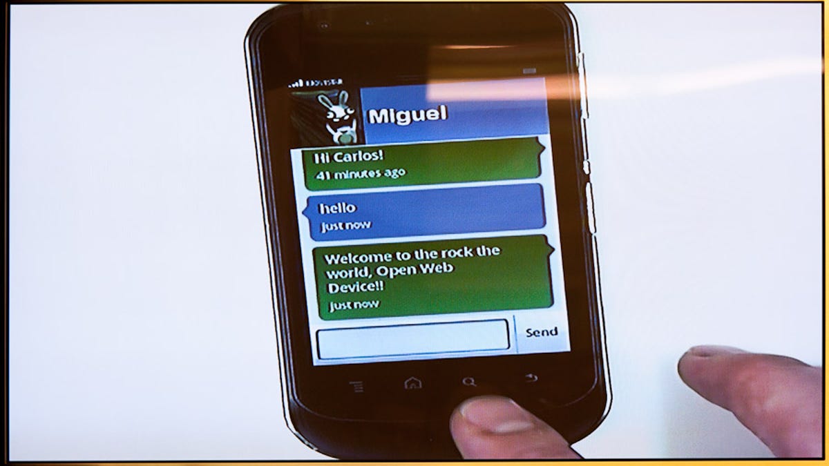 A demonstration of B2G (Boot to Gecko) at Mobile World Congress shows that Mozilla's browser-based mobile OS can send and receive text messages. It also can send and receive calls, play games, and be used to read e-books.