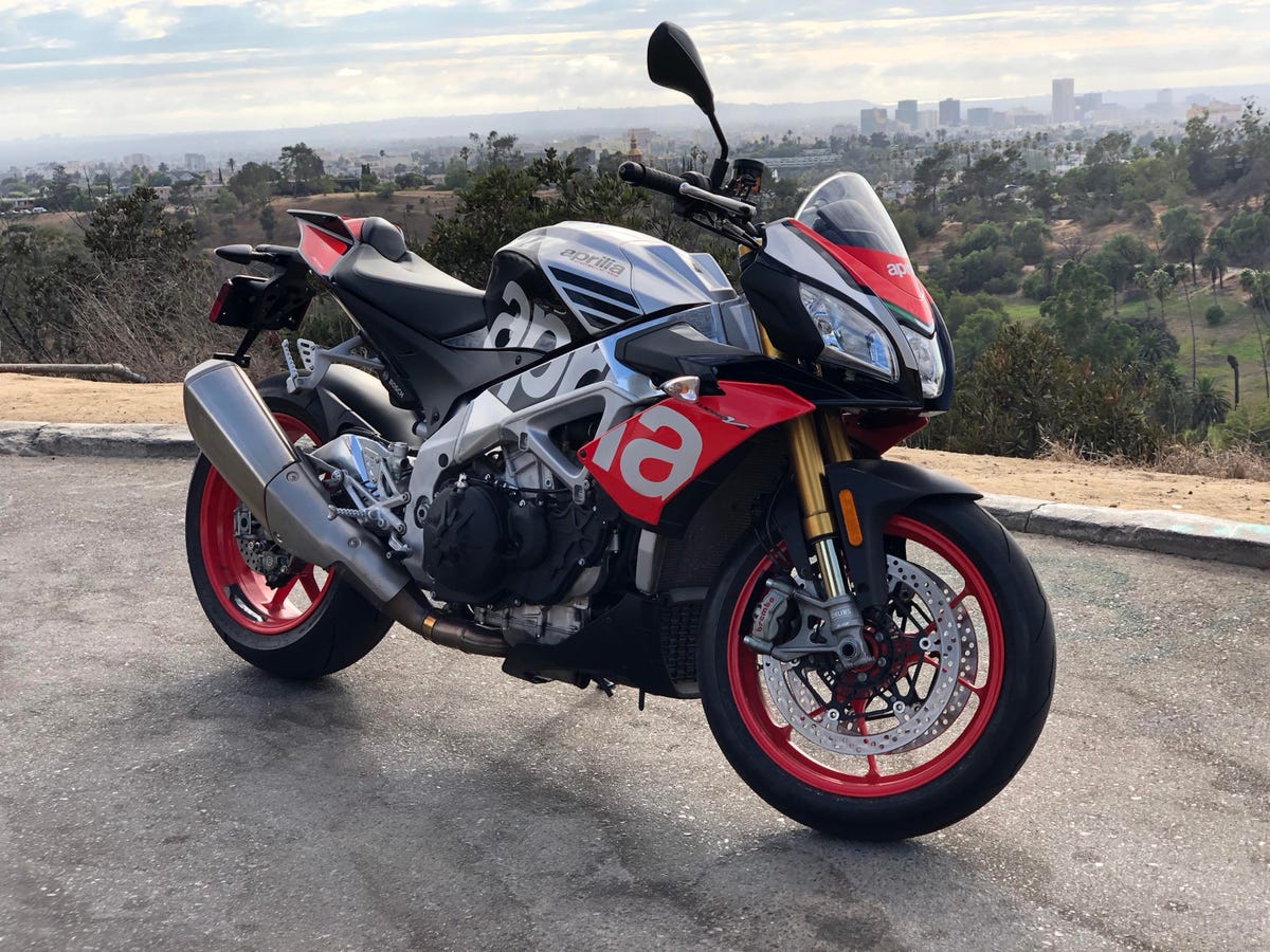 2018-aprilia-tuono-025