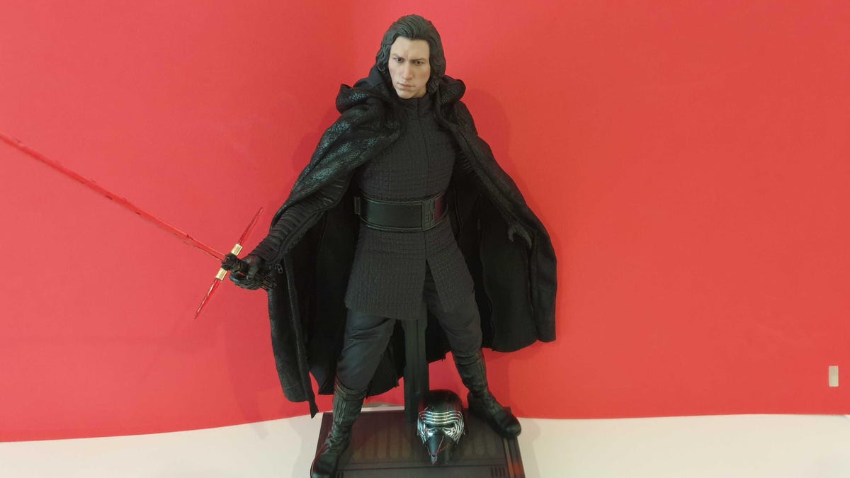 Hot Toys Rise of Skywalker Kylo Ren promo