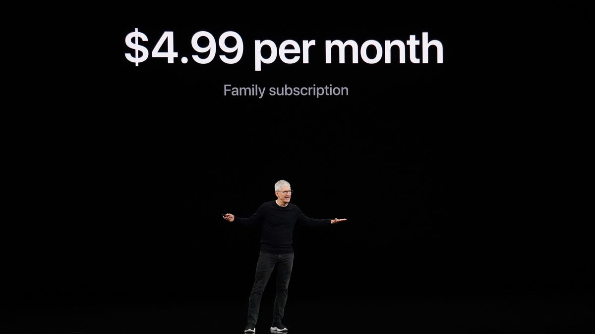 02-steven-spielberg-for-apple-tv-plus-at-apple-event