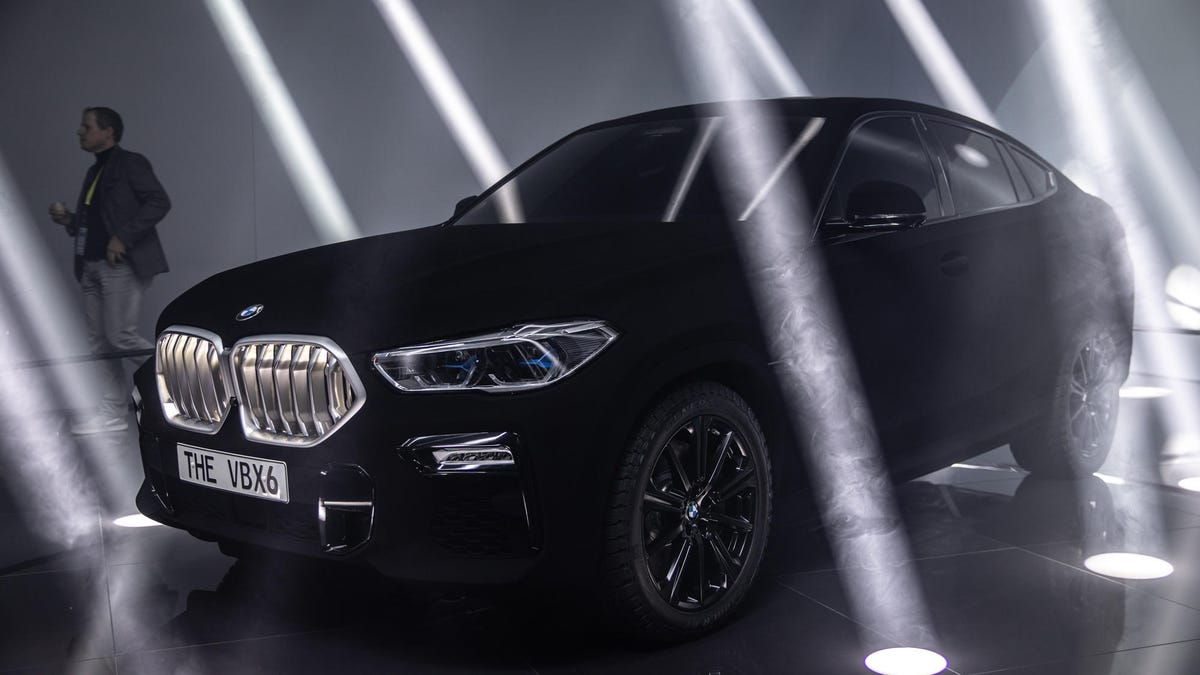bmw-x6-vantablack-promo