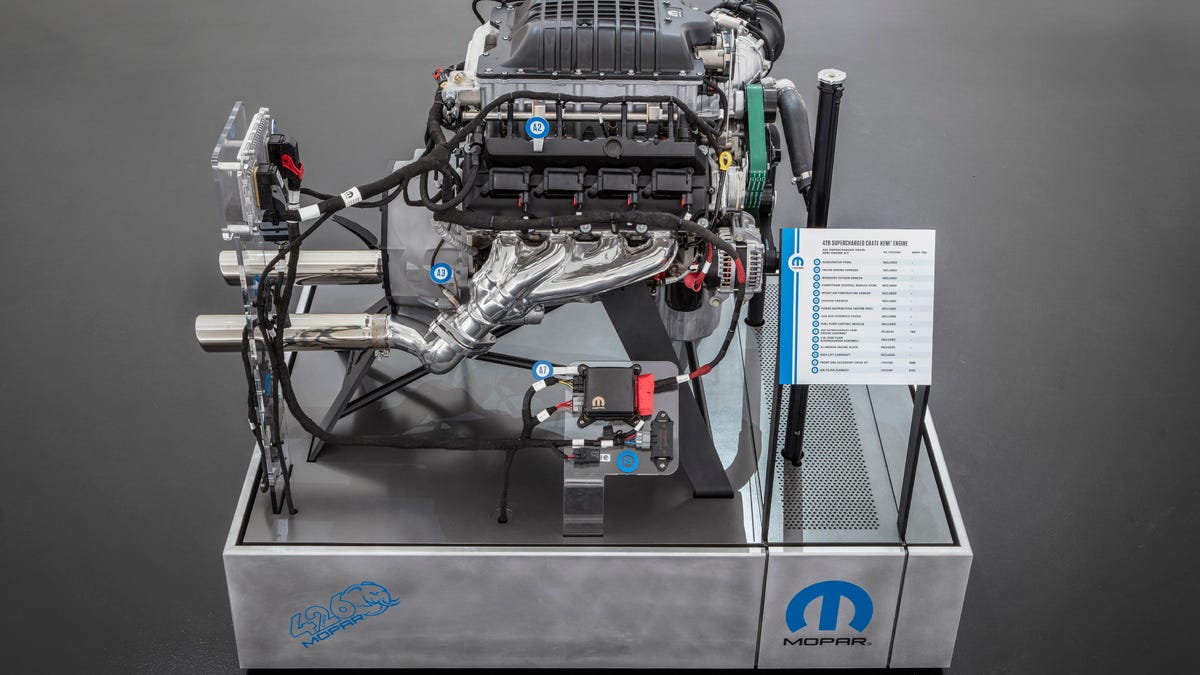 Hellephant 426 Supercharged Mopar crate Hemi engine
