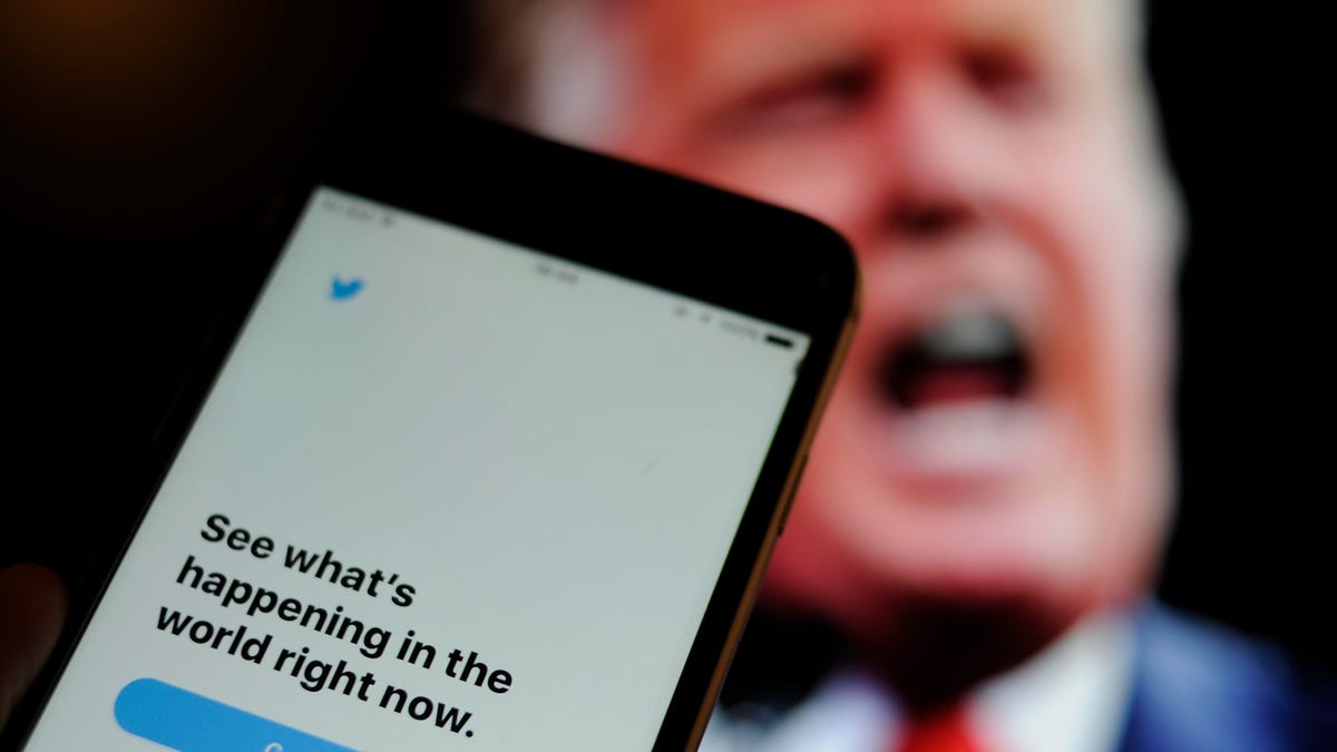 Currency and Social Media