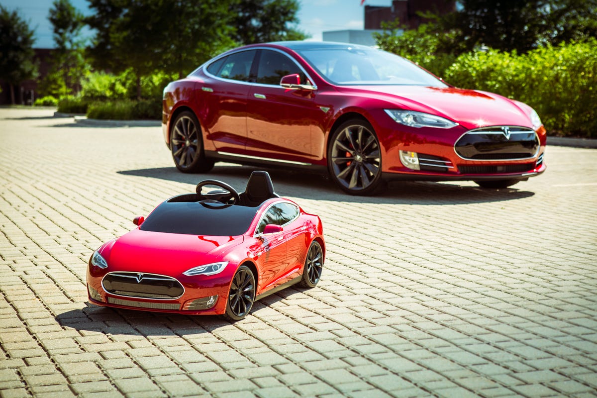 Radio Flyer Tesla Model S for Kids