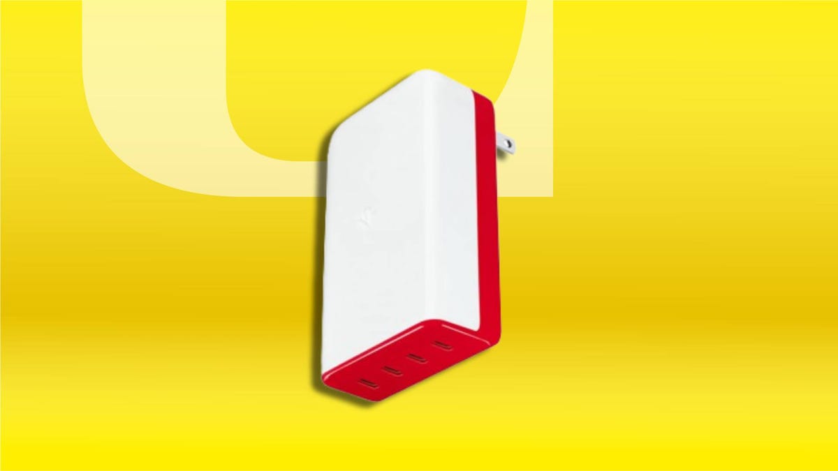 A Twelve South charger on a CNET background.