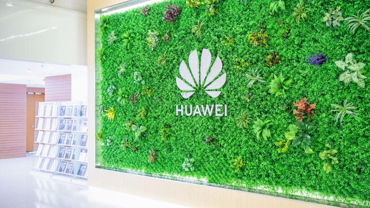 China's Telecom Giant Huawei Reports Earning In Shenzhen