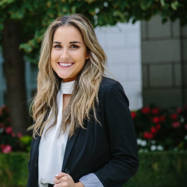 Headshot of Lizzie Nealon