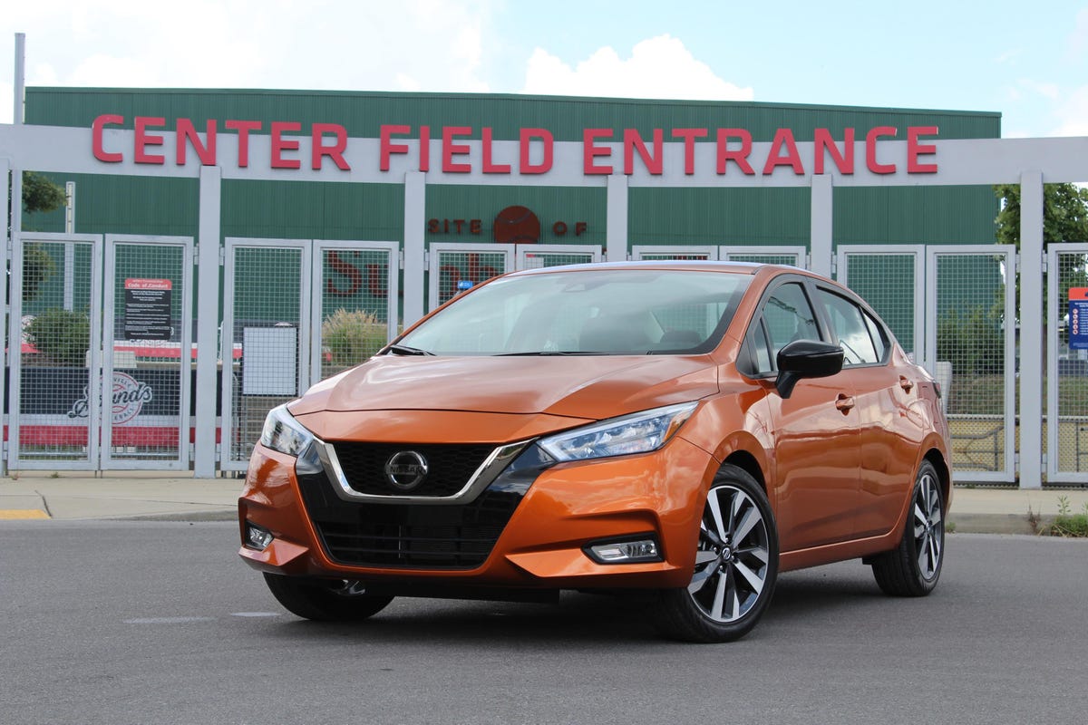 2020 Nissan Versa SR