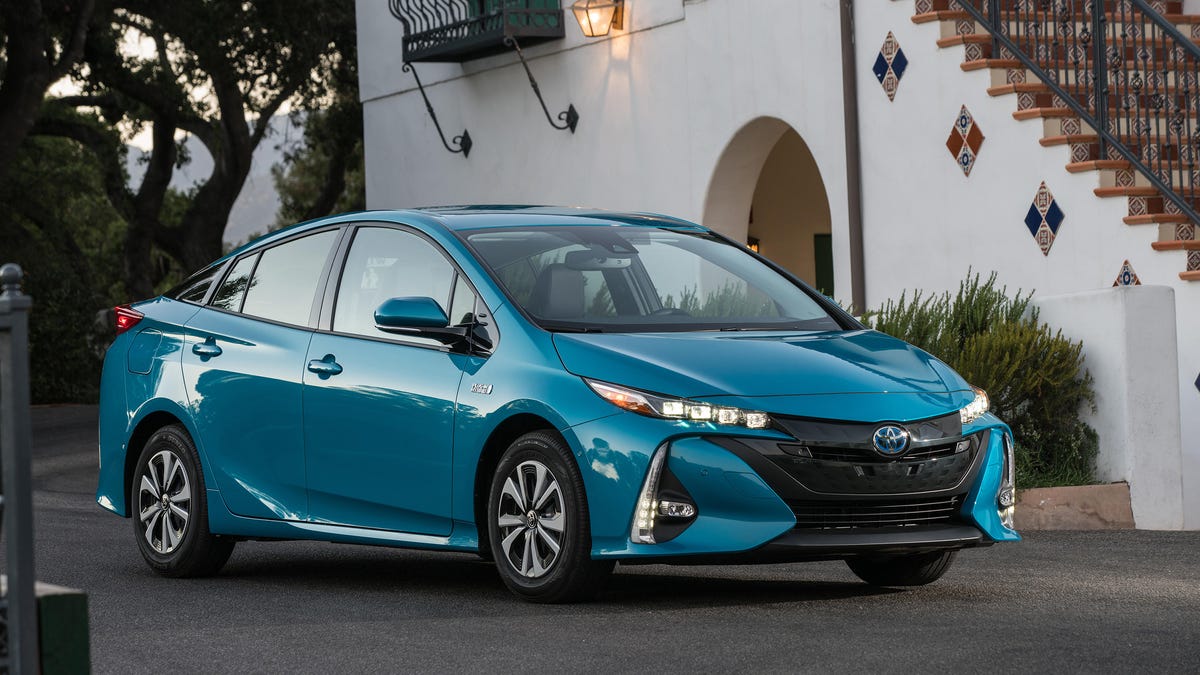toyota-prius-prime-promo