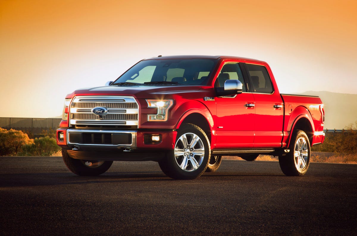 2015_Ford_F-150_02.jpg