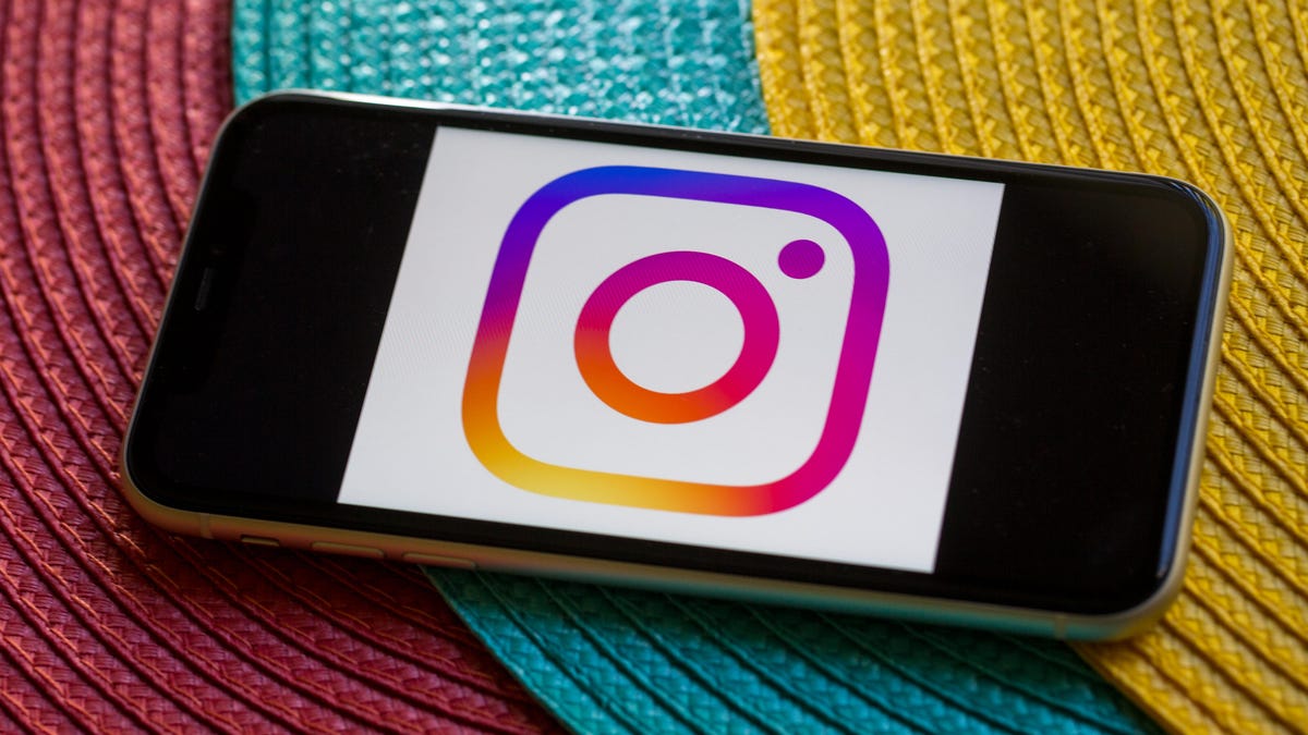 instagram-logo-apple-iphone-11-3444