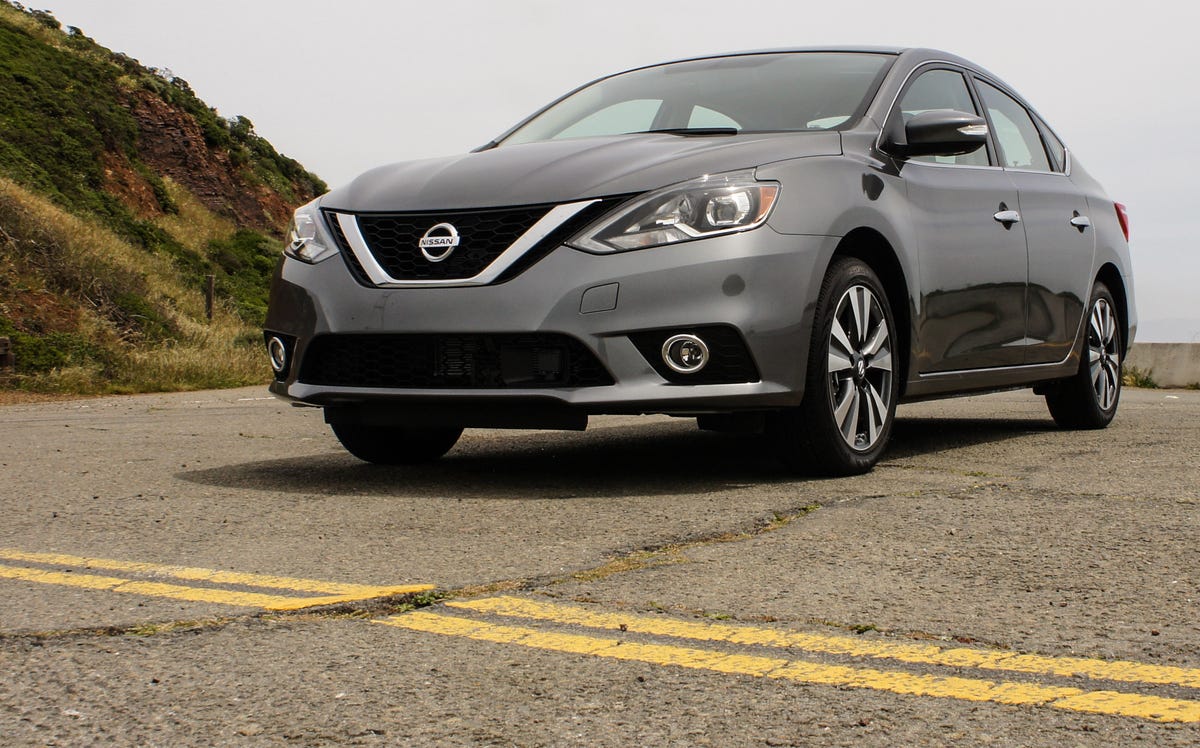 2016nissansentra-004.jpg