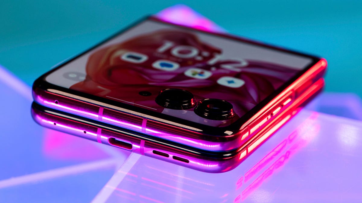 motorola-razr-plus-9324