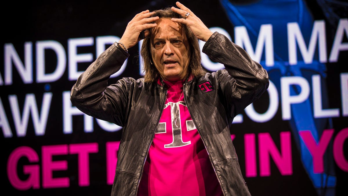 ces-2017-tmobile-t-mobile-john-legere-9560.jpg