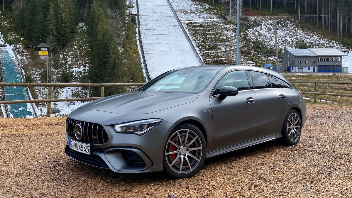 2020-mercedes-amg-cla45-s-shooting-brake-promo