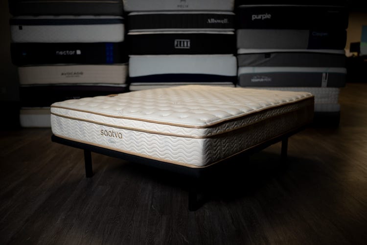 saatva-classic-mattress-2024-low-dl-jg-2.jpg