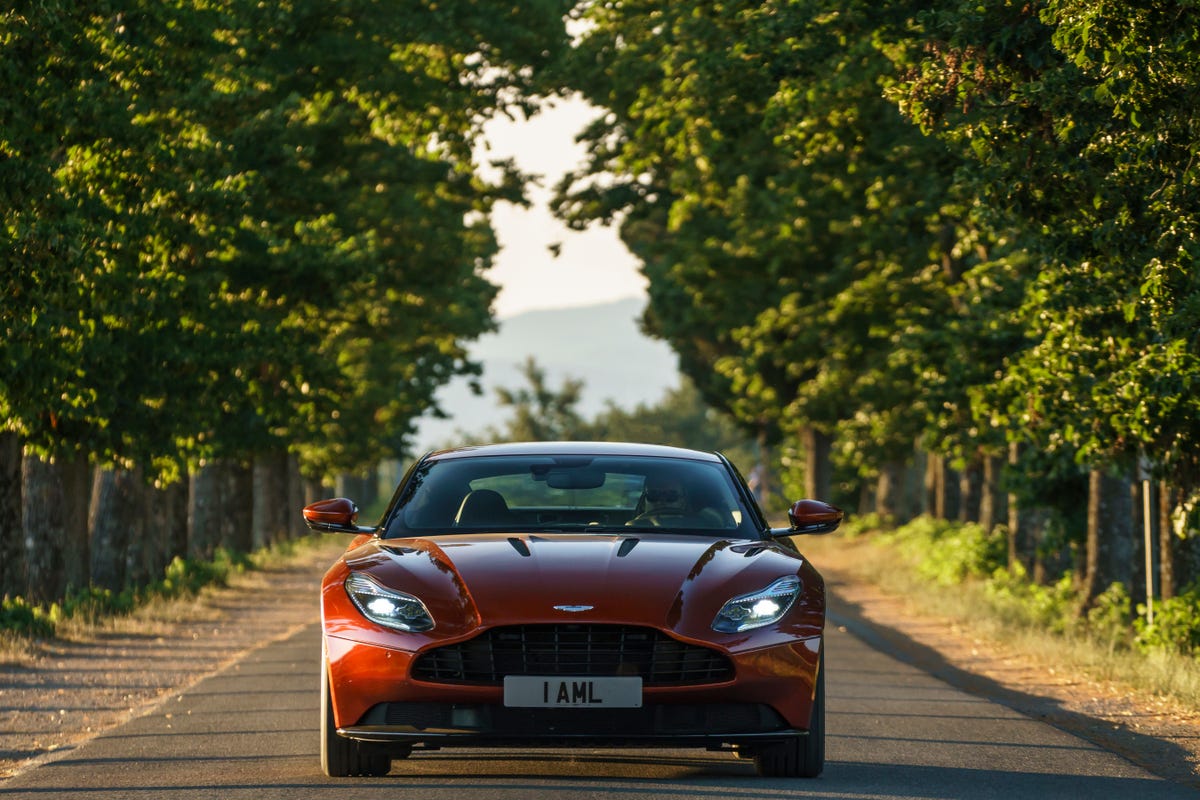 Aston Martin DB11