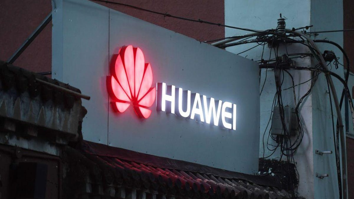 CHINA-TELECOMMUNICATION-HUAWEI-MOBILE-SAMSUNG-APPLE