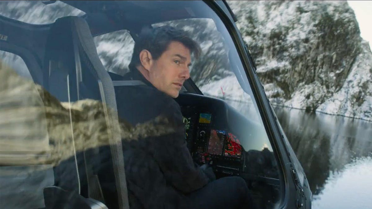 mission-impossible-fallout-helicopter-2