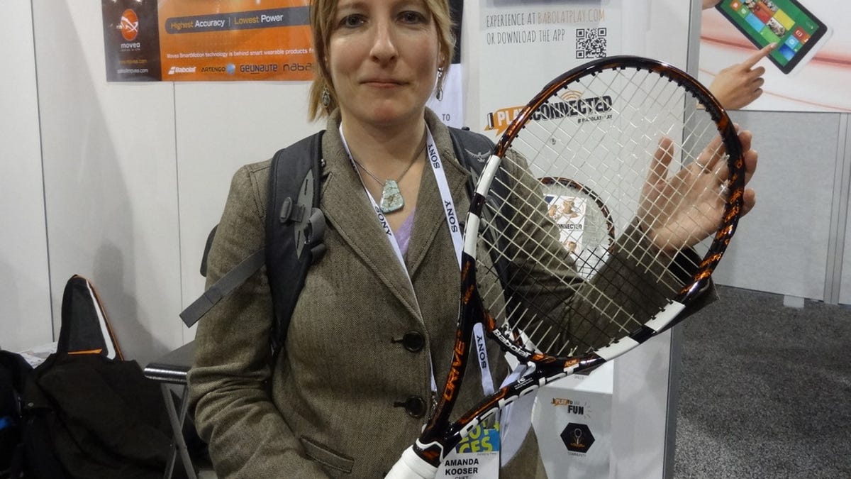 Holding the Babolat Play