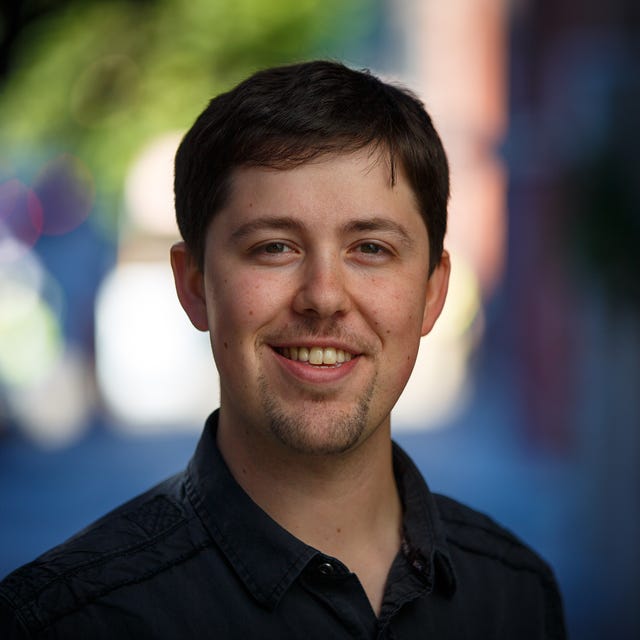 Headshot of Sean Hollister