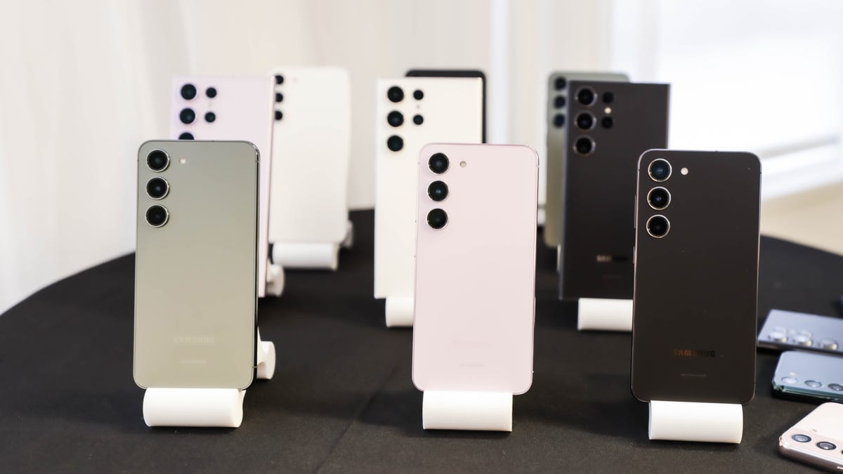 Samsung Galaxy S23 series phones in the colors Phantom Black, Lavender, Cream and Green