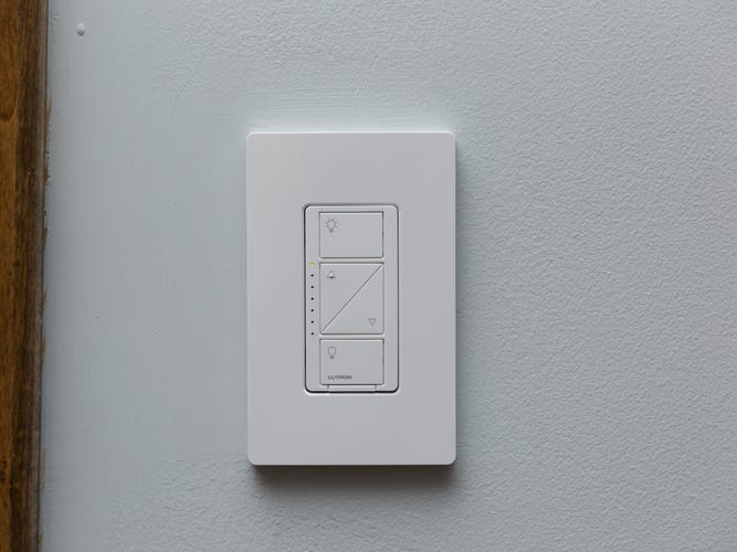lutron-caseta-in-wall-wireless-smart-lighting-kit-product-photos-5.jpg