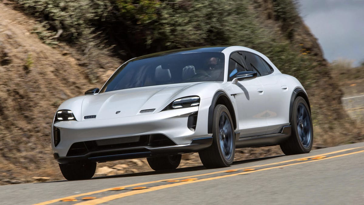 taycan-cross-turismo-promo