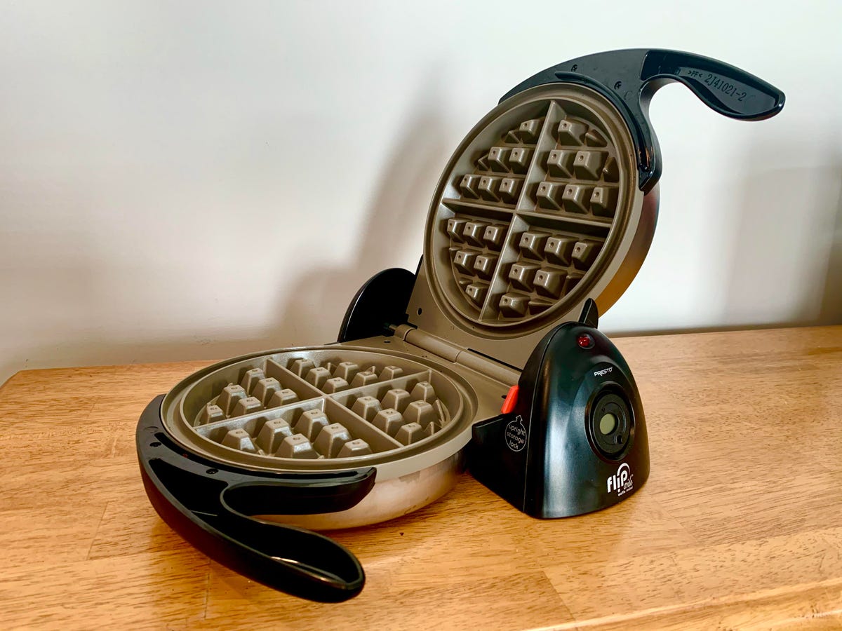 presto-flipside-ceramic-belgian-waffle-maker
