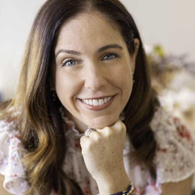 Headshot of Annie Miller