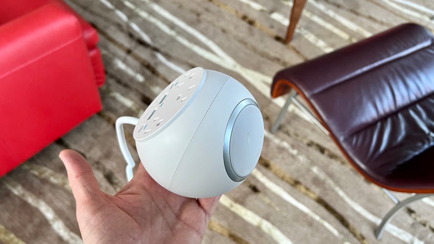 Image of Anker 637 Magnetic Desktop Charging Station