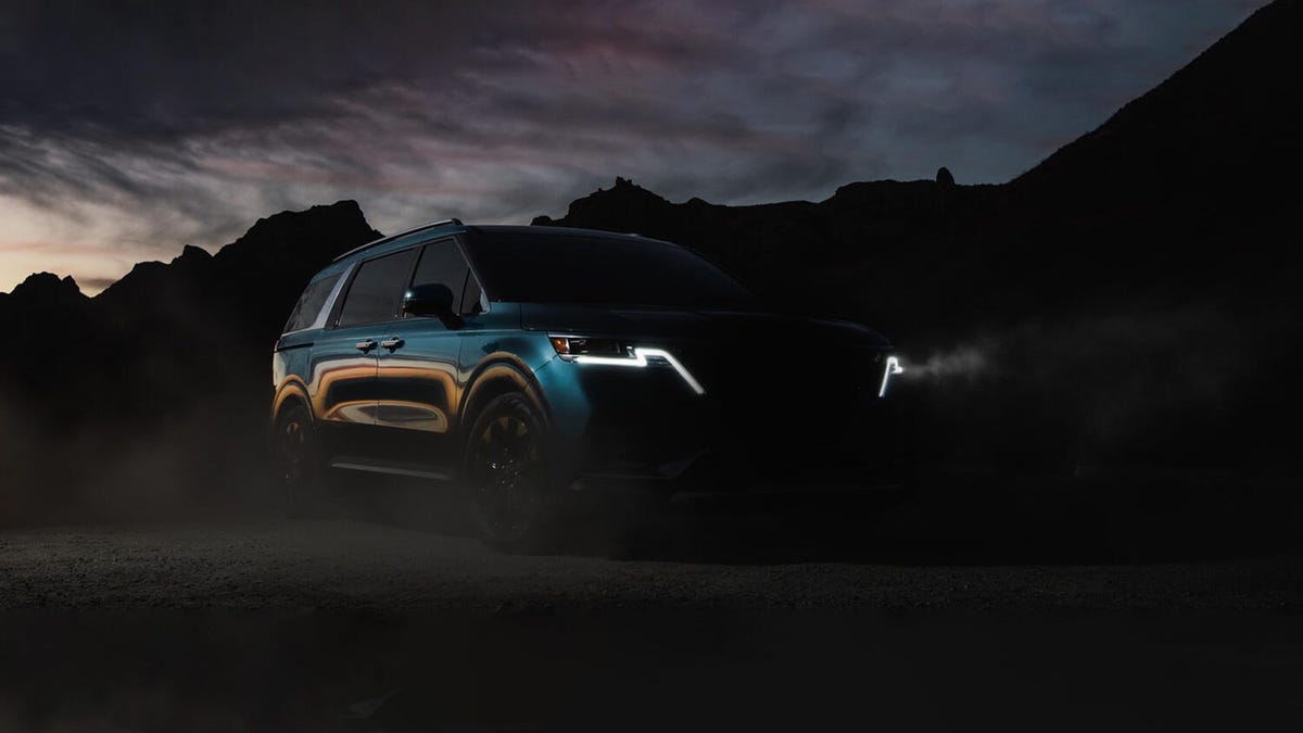 Kia Carnival teaser