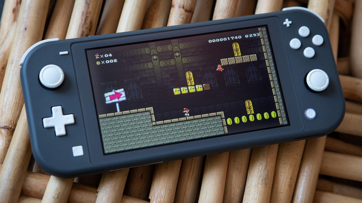 04-nintendo-switch-lite