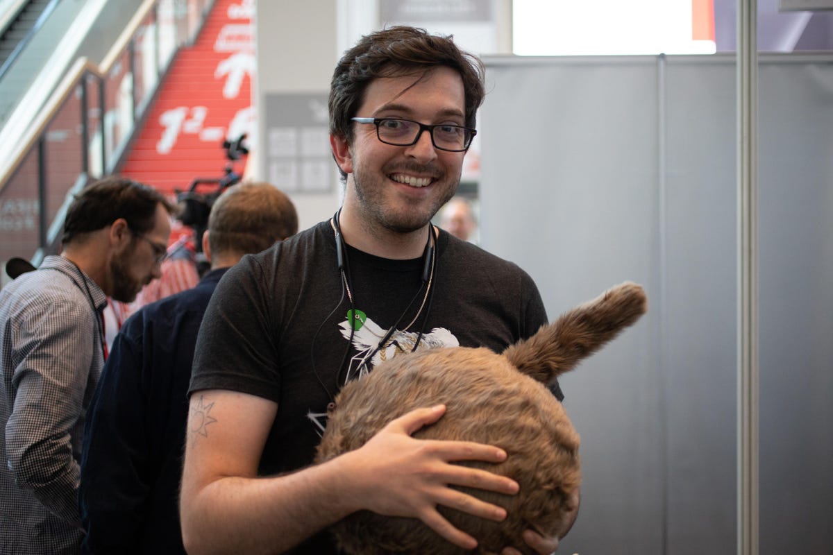 showstoppers-qoobo-tail-cushion