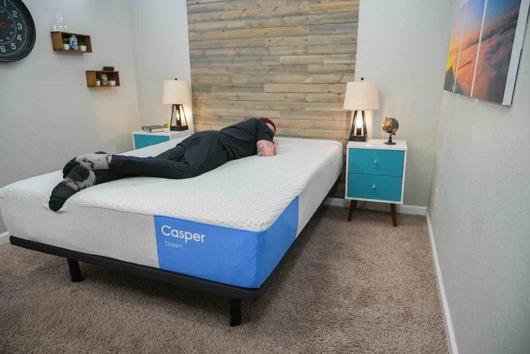casper-dream-hybrid-mattress-stomach-sleeper-op-6.jpg