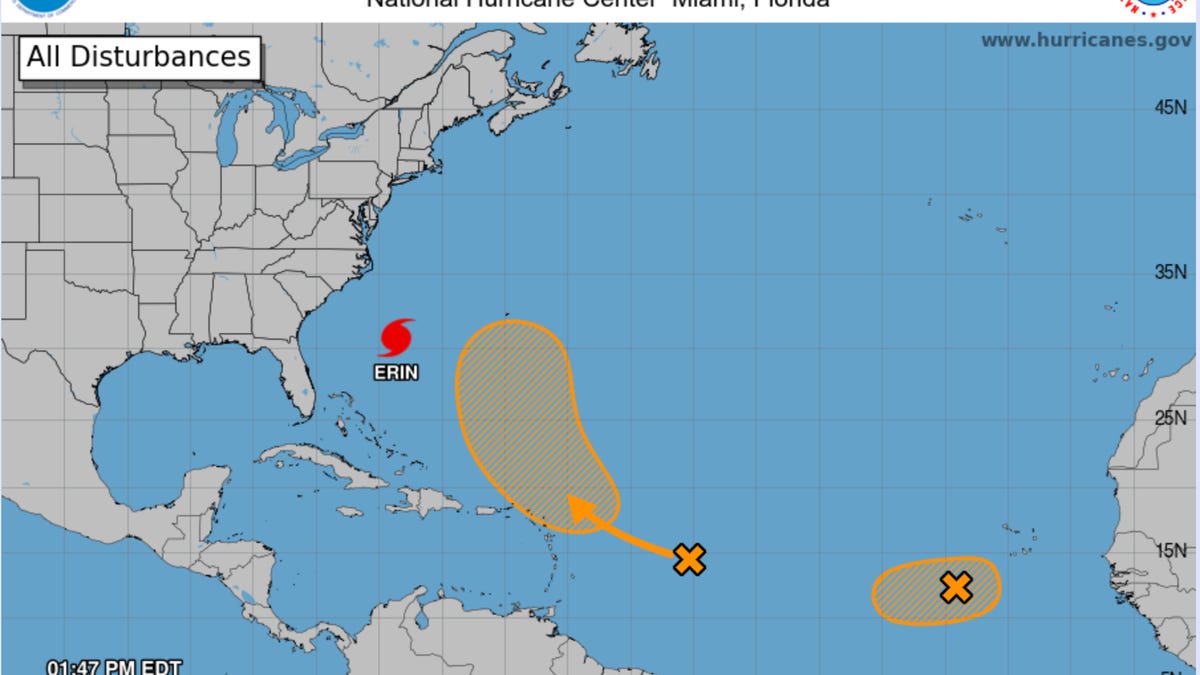NHC's tracker map identifying Hurricane Erin off the US East Coast.