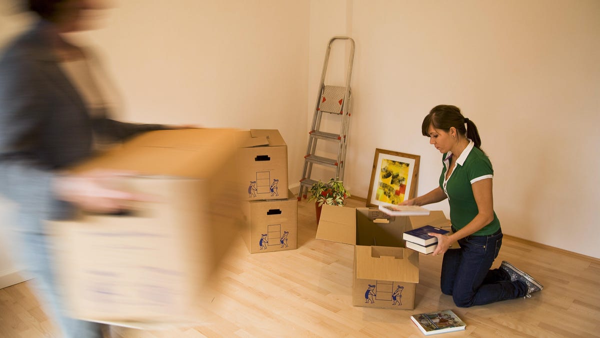 002-cnet-finance-mortgage-moving-boxes