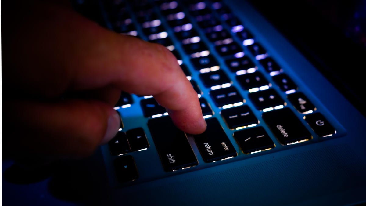 keyboard-security-privacy-laptop-hacking-7913