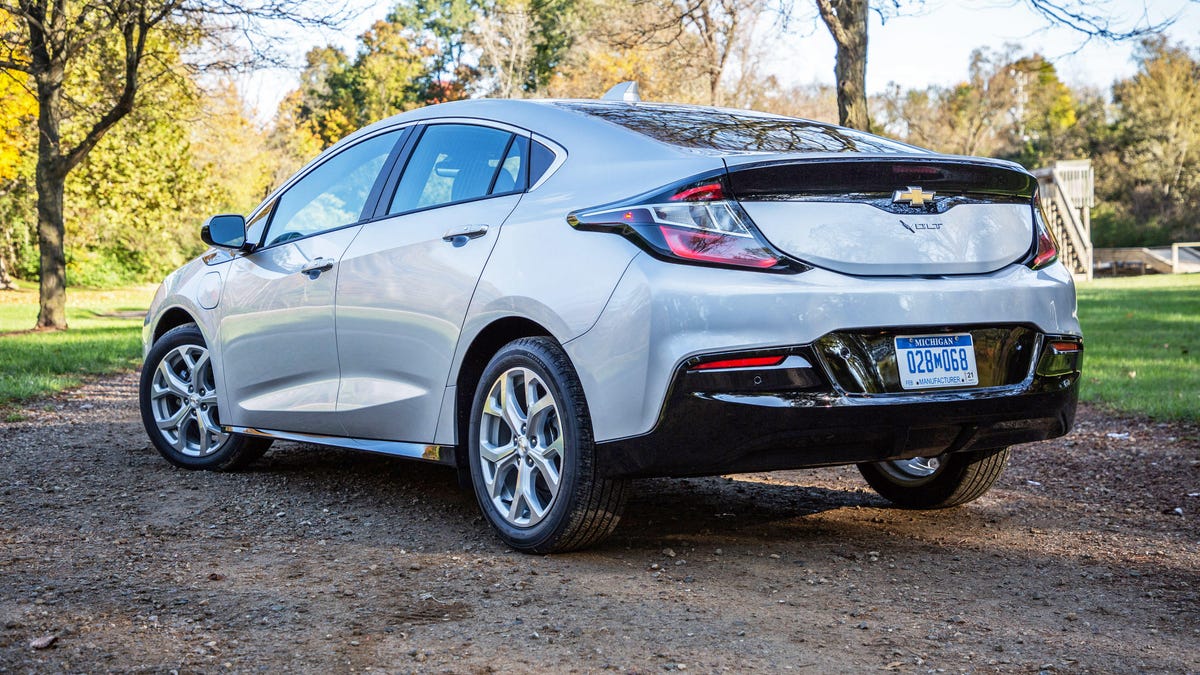2019-chevrolet-volt-premier-35