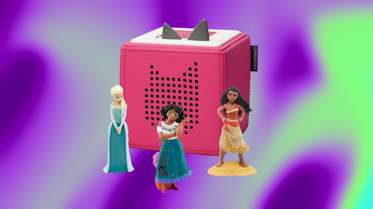 The Disney Tonies box with Elsa, Moana and Mirabel is displayed on a purple and green background.