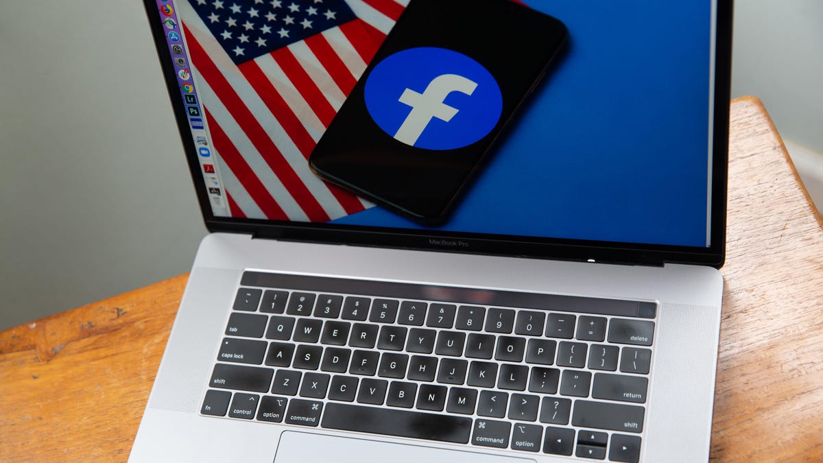 facebook-united-states-flag-laptop-0782