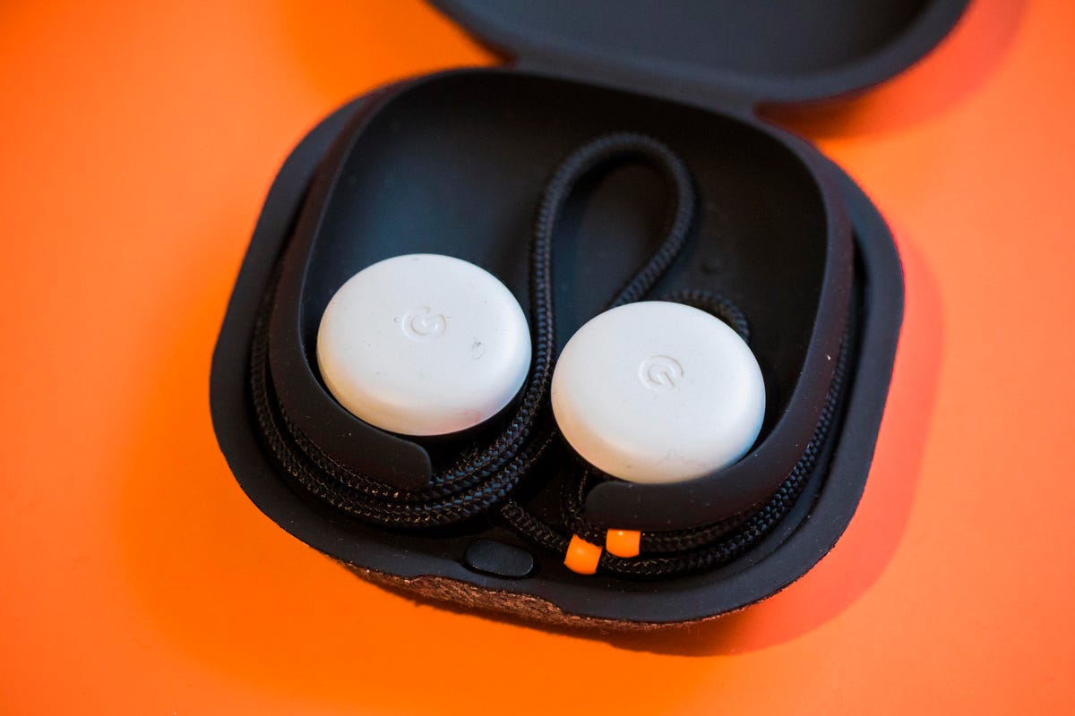 100417-google-pixel-buds-7310