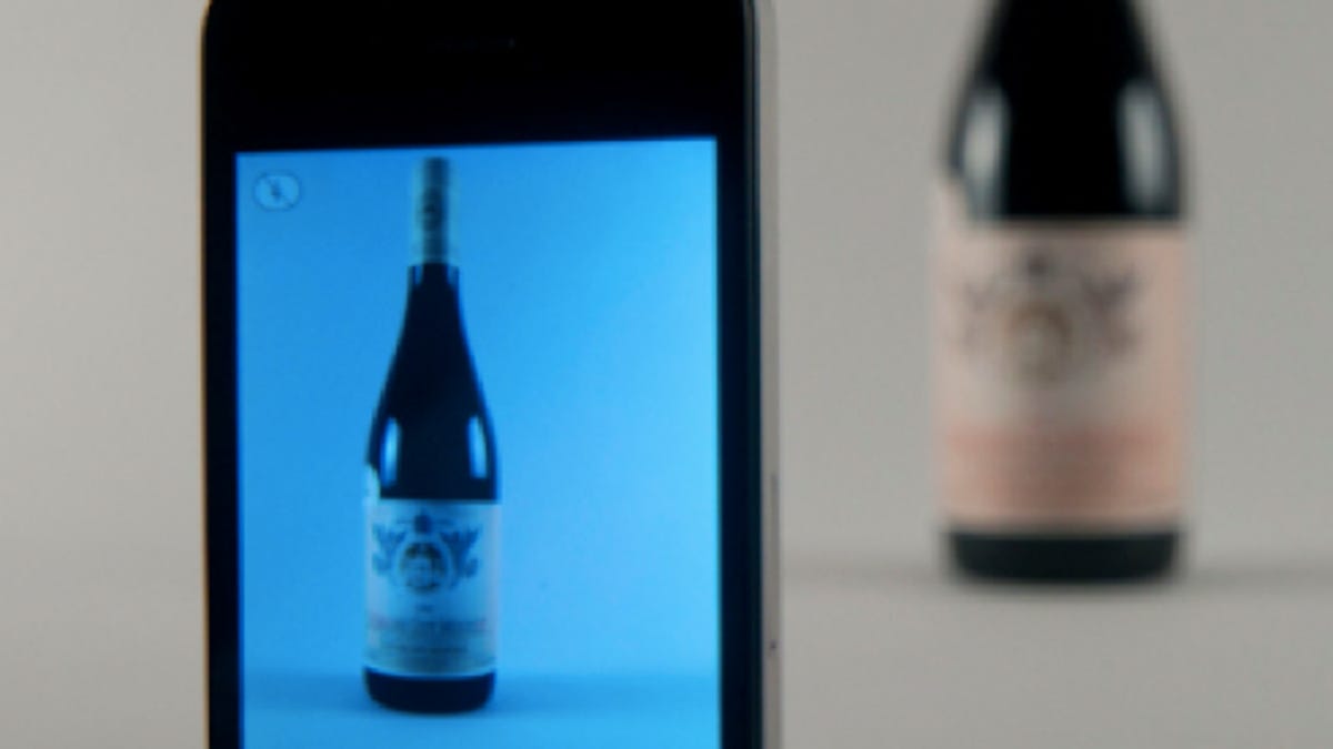 Google's Goggles app can identify objects.