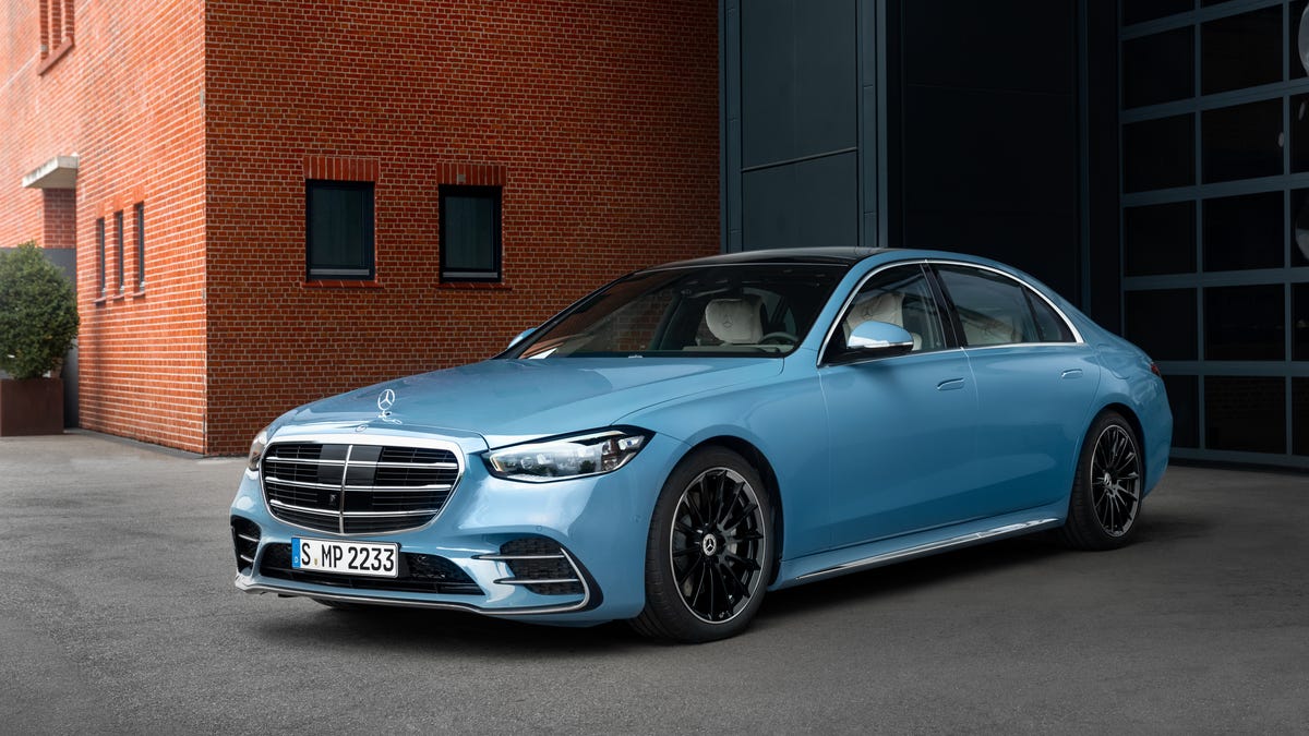 2021-mercedes-benz-s-class-manufaktur-china-blue-110