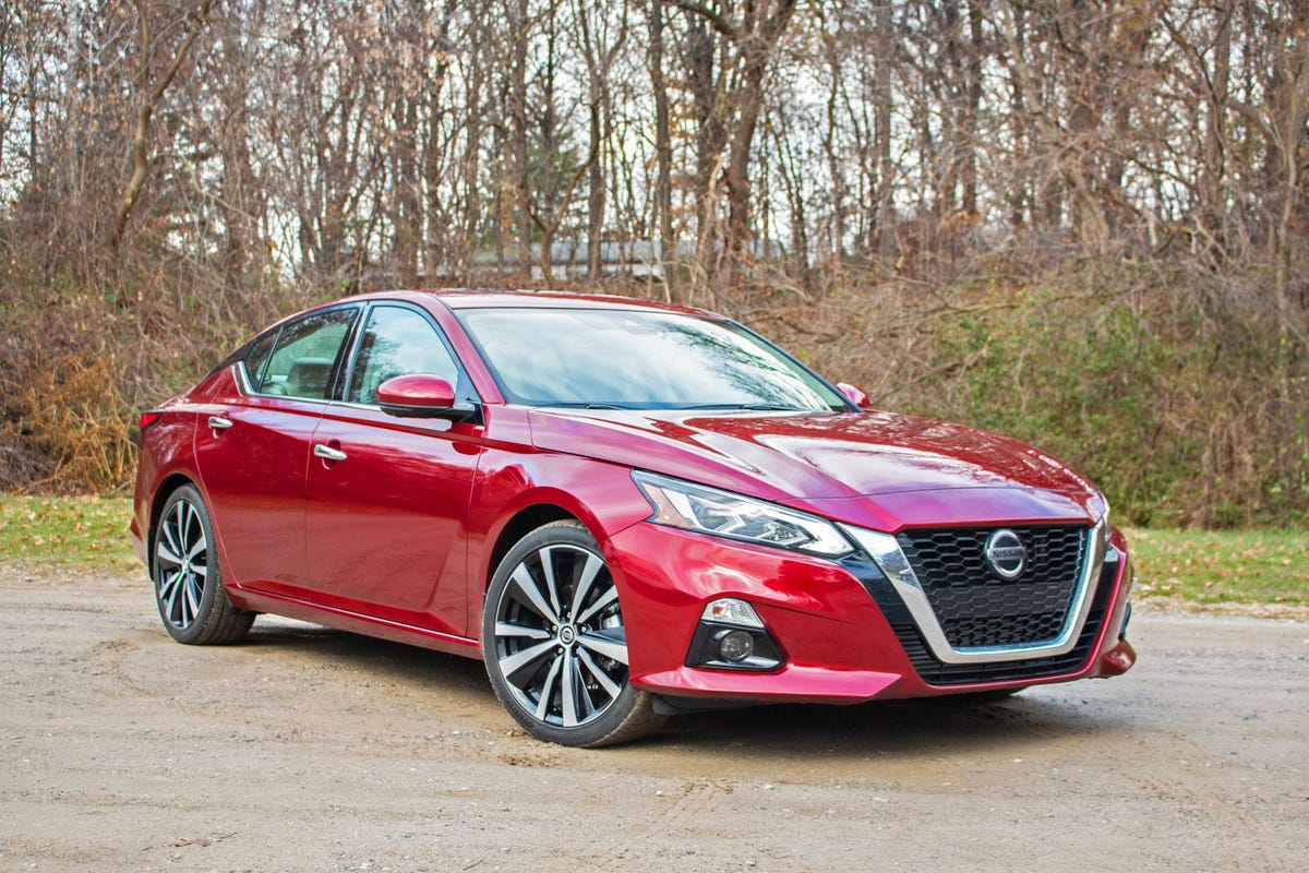 2019-nissan-altima-platinum-1
