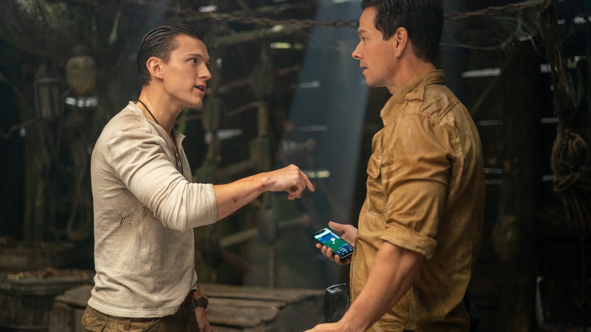 Tom Holland and Mark Wahlberg in Uncharted