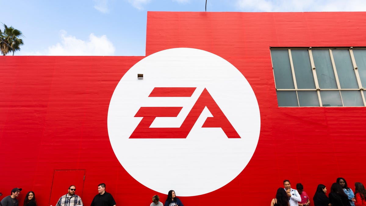 EA Play gaming at E3 2019