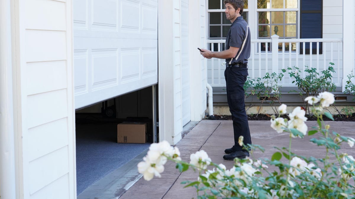 16-amazon-cloud-cam-and-in-home-delivery