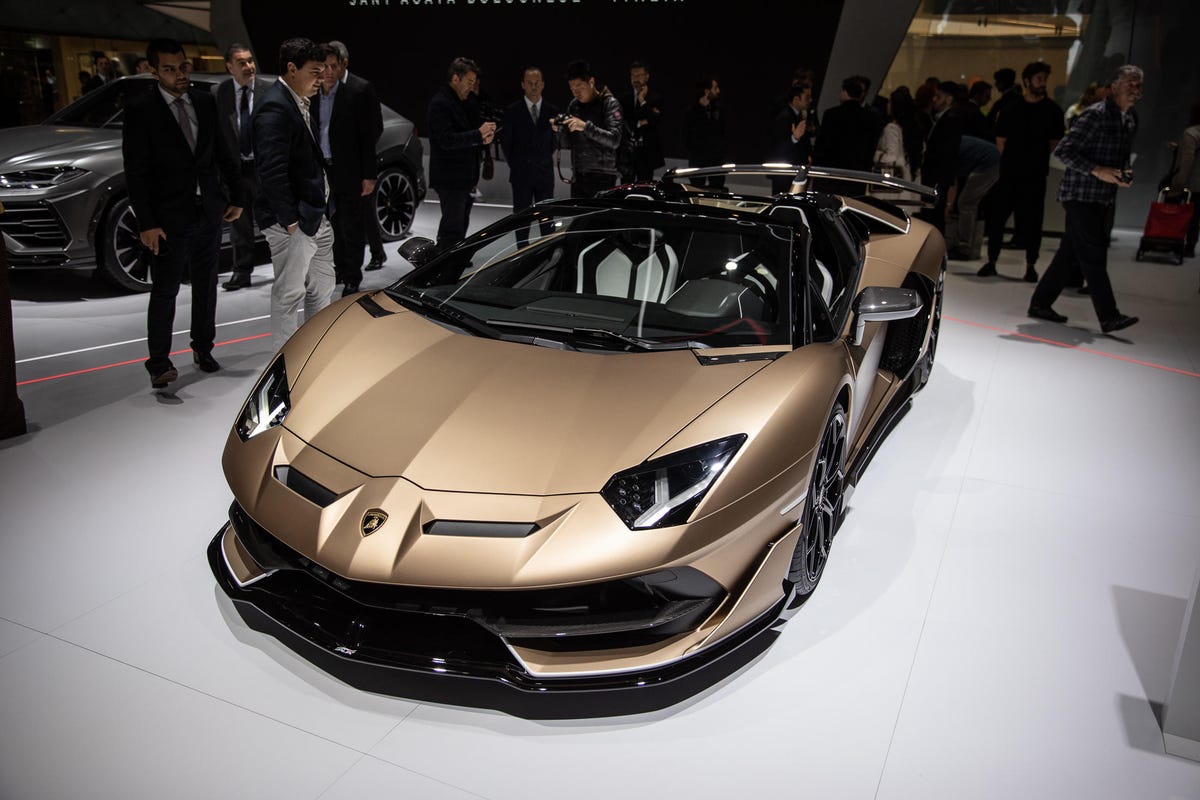 lamborghini-aventador-svj-roadster-geneva-2019-hoyle-44