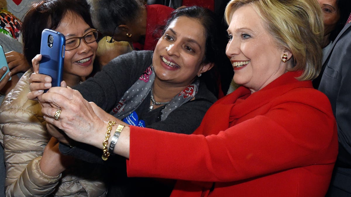hillary-clinton-selfie-with-fans-getty.jpg